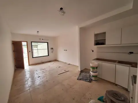 VENTA DE CASA A ESTRENAR CON PATIO EN CARRODILLA