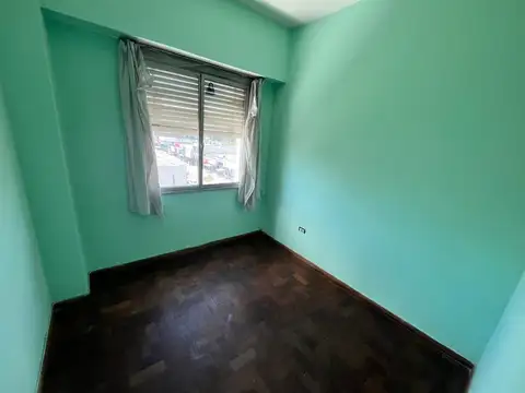 Oficina 4 ambientes con 1 baño