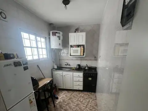 Depto 2 amb. Acepta jovenes. Max 4 personas