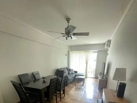 HERMOSO DEPTO. 4 AMB C/ COCHERA - RECICLADO A NUEVO - AMOBLA