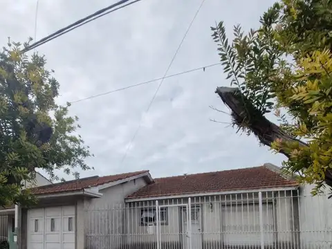 Casa en venta - 3 Dormitorios 2 Baño - Mar del Plata