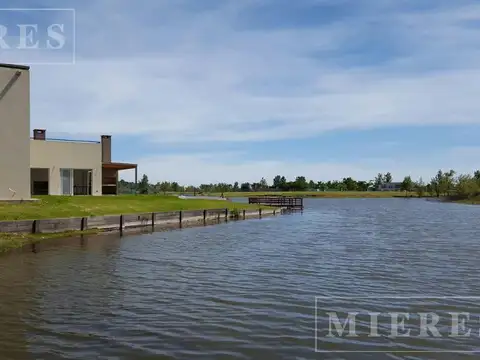 Casa a sobre lote a la laguna en alquiler Barrio Norte El canton, Escobar