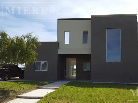 Casa en Alquiler de 4 dormitorios