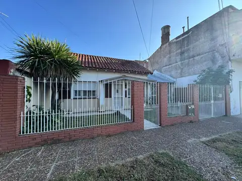 Casa - Venta - Argentina, Lanus - boulevard de los Italianos 721