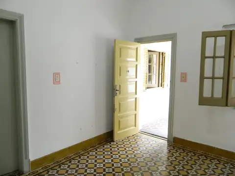Depto Tipo Casa en Venta en Moron, USD 80.000