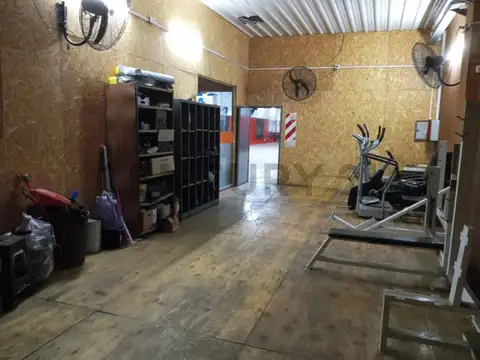 VENTA Imperdible Local en Adrogue