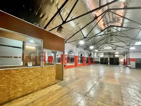 VENTA Imperdible Local en Adrogue