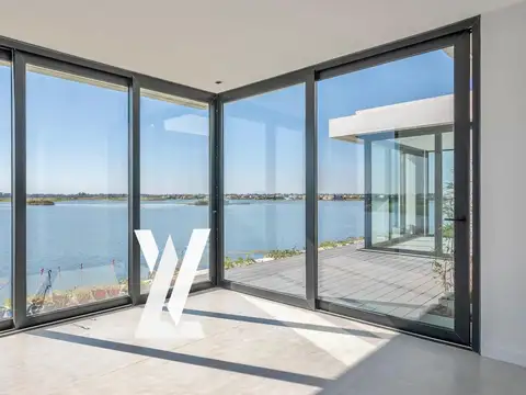 Casa de Diseño en venta con vista abierta al Lago , en Puertos del Lago, Barrio Marinas
