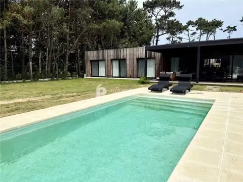 Casa en Alquiler de 3 dormitorios