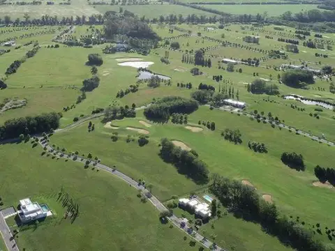 ADG. Venta de lote interno en Everlinks Golf