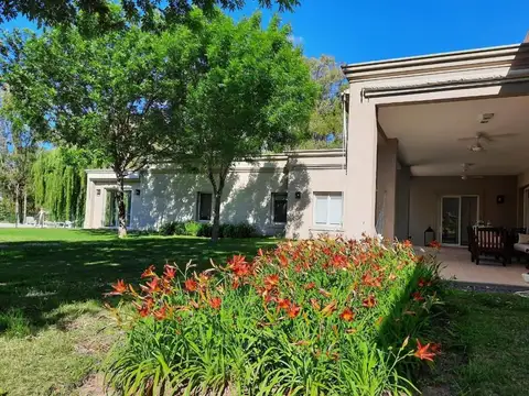 Espectacular Casa en Venta ,Barrio Quebradas Villa Rural, Ba