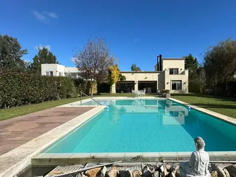 Casa en venta en Miralagos