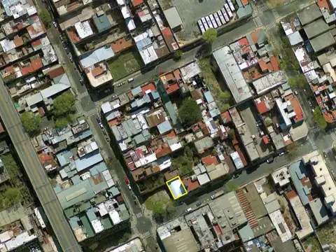 DEPOSITO CON ENTRADA PARA CAMIONES