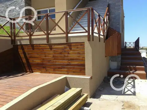 Casa 5 ambientes con 7 baños