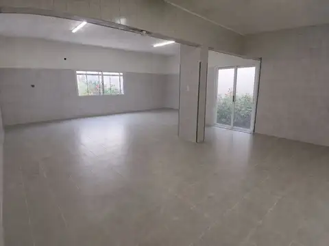 VENTA SALÓN COMERCIAL CON DEPARTAMENTO.Guaymallén