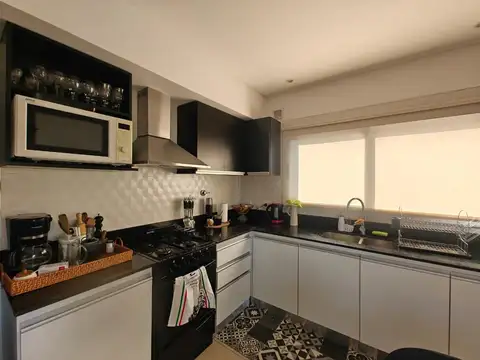 Casa 5 ambientes con 4 baños