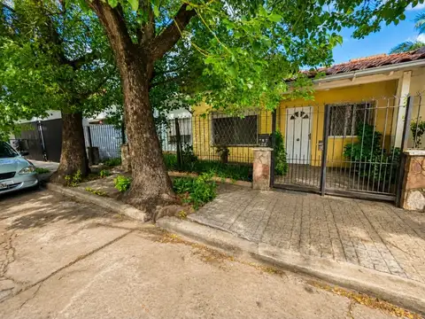 Ciudad Jardin en Venta Chalet 4 Ambientes Lote 215 m F: 10921