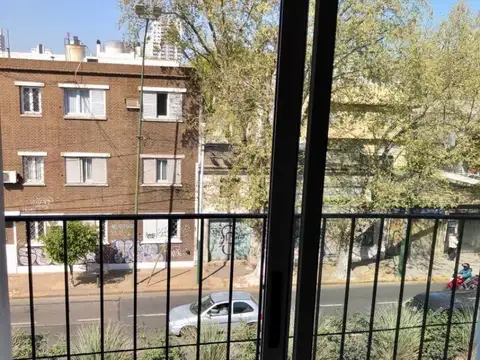 Hipólito Yrigoyen 7400