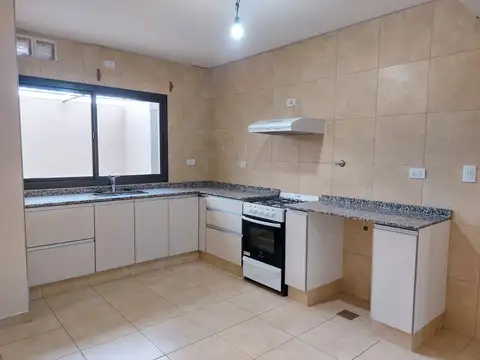 Departamento en Alquiler con 1 cocheras