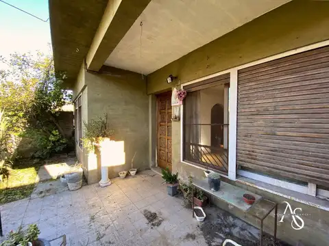 Casa 3 ambientes con 1 baño