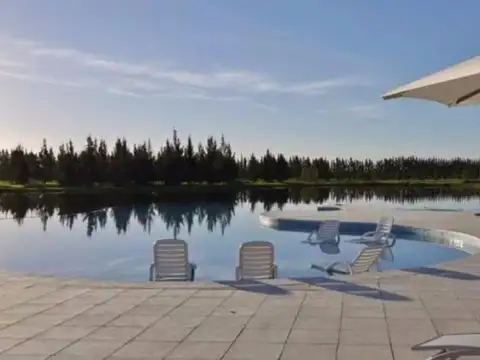 Terreno en Club Miralagos