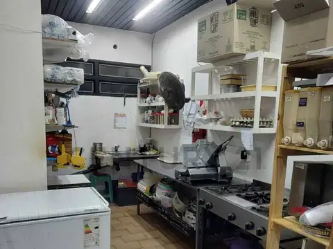 Venta de FONDO DE COMERCIO funcionando panaderia-sandwicheria 47 5 y 6