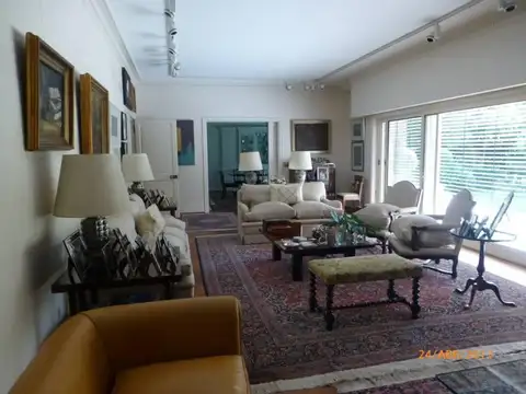 Casa 6 ambientes con 3 baños