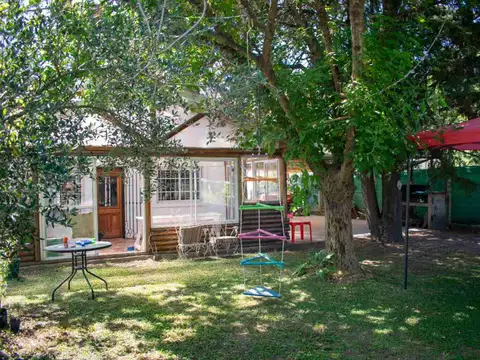 Casa 5 ambientes con 2 baños