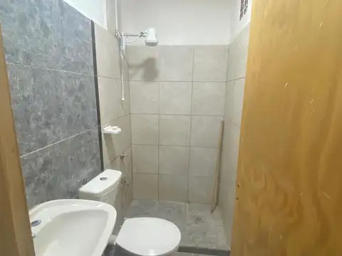 ALQUILO DTO 1 DORM, 2 BAÑOS, ZONA CENTENARIO Y 115, POS, MNES.