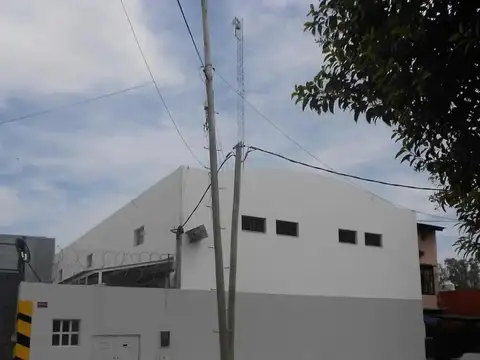 Planta Industrial 1800m² en Villa Martelli | Doble Acceso y