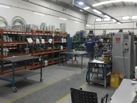 Planta Industrial 1800m² en Villa Martelli | Doble Acceso y