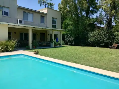 Casa en Venta en B° La Escondida, Bella Vista