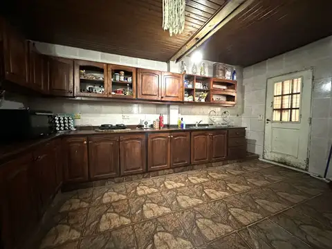 Casa 4 ambientes con 1 baño