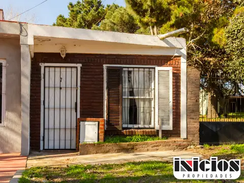 Departamento económico con patio propio - C986
