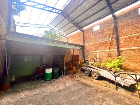 Galpon en Venta 47  mts Fondo