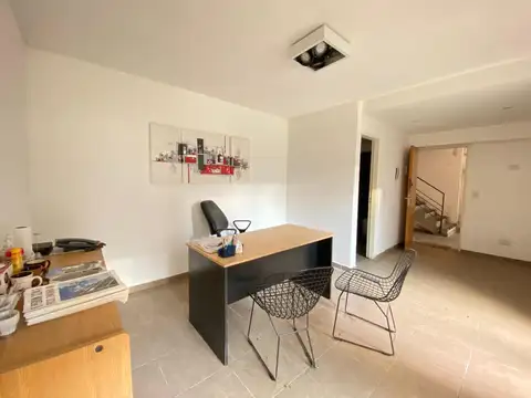 Oficina en Venta a 2 cuadras de Av Pellegrini