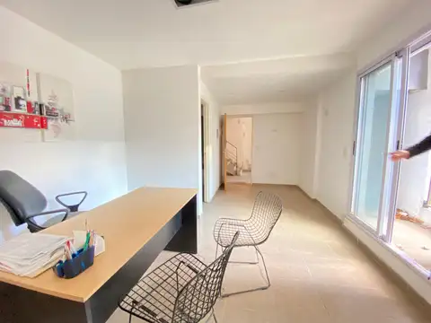 Oficina en Venta a 2 cuadras de Av Pellegrini