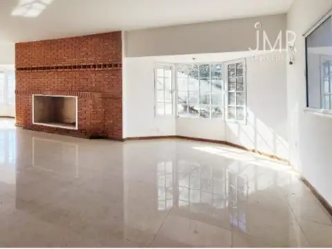 Casa en venta en Pilar | 375 m²   lote 1.092 m²   pileta   categoría