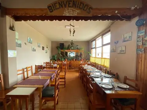 PROPIEDAD EN VENTA – RESTAURANTE + DEPARTAMENTOS