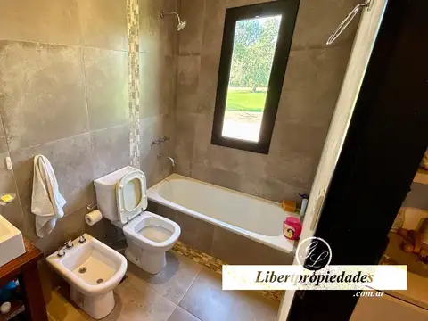 Casa 3 ambientes con 2 baños