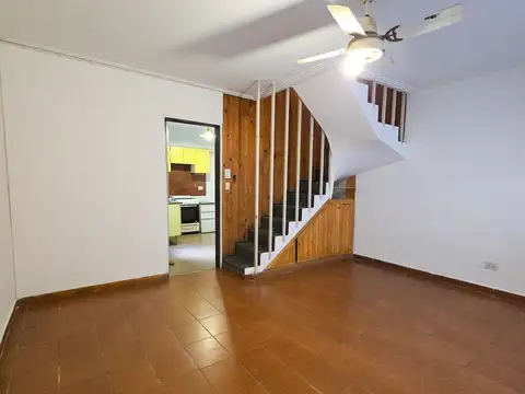 Alvear  465 - Casa de Pasillo con  Patio y Terraza de 3 Dormitorios