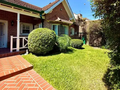 Imponente casa de categoría en venta Monte Grande
