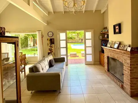 Casa 6 ambientes con 3 baños
