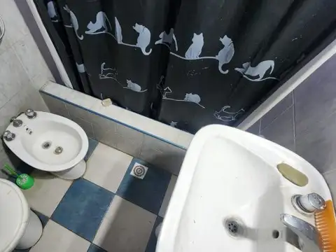 Casa + depto ala venta  en PH en Libertad