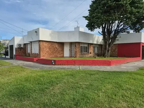 VENTA CASA DE 3 AMBIENTES EN BARRIO GRAFICO WILDE