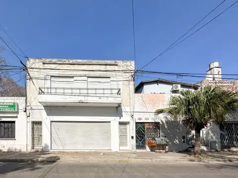 Casa en venta en planta alta con Local comercial