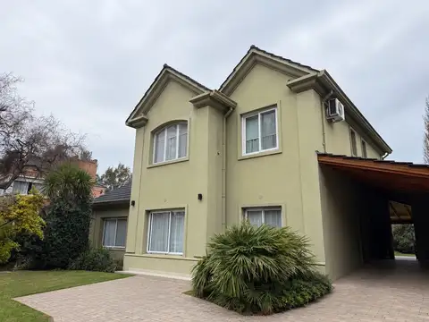 CASA EN VENTA EN EL LAUQUEN CANNING
