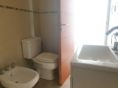 Departamento en Alquiler en Tolosa, $ 550.000