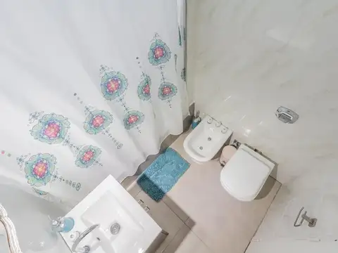 Paraguay 4600, Piso 8