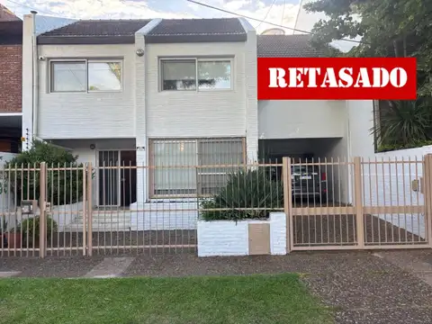 Casa en alquiler 4 amb! Con Jardin y pileta.